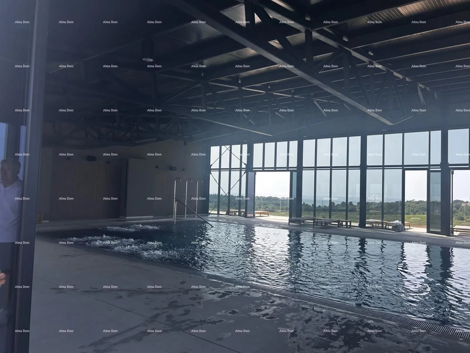 stan umag. luksuzni resort s krovnim infinity bazenom! - slika 4
