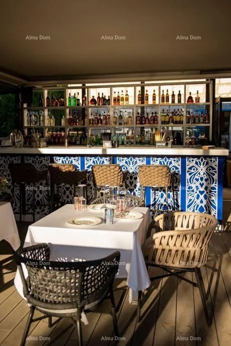 restoran rovinj, prodaje se uhodan restoran uz more (najam prostora) - slika 3