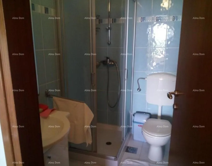 kuća prodaje se kuća sa 5 apartmana i pogledom na more, premantura - slika 30