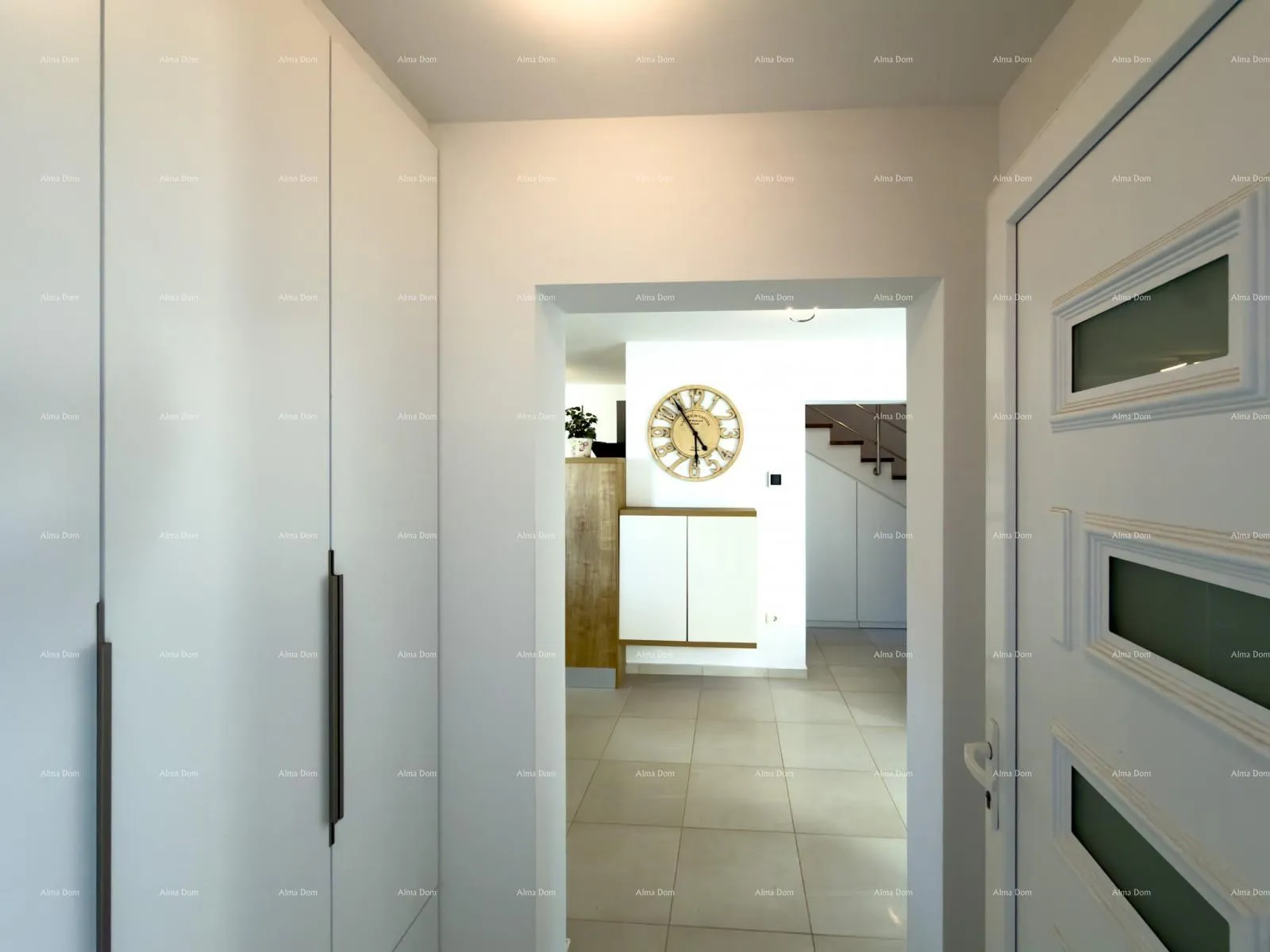 kuća prodaje se atraktivna kuća u premanturi s pogledom na more - slika 3