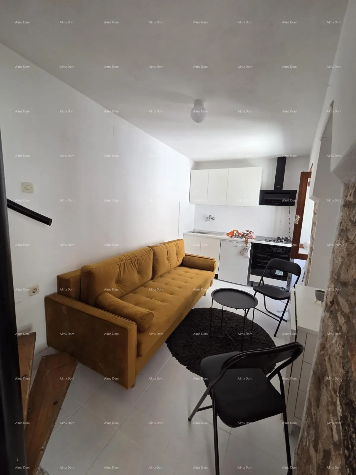 kuća prodaje se renovirana kamena kuća u centru grada vodnjan - slika 13