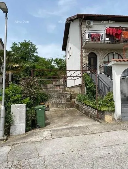 Stan Prodaje se stan površine 130 m2, Buzet.