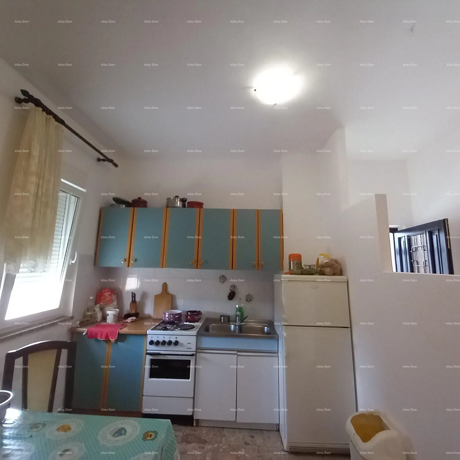 kuća prodaja, ližnjan , kuća u nizu sa tri apartmana. - slika 21
