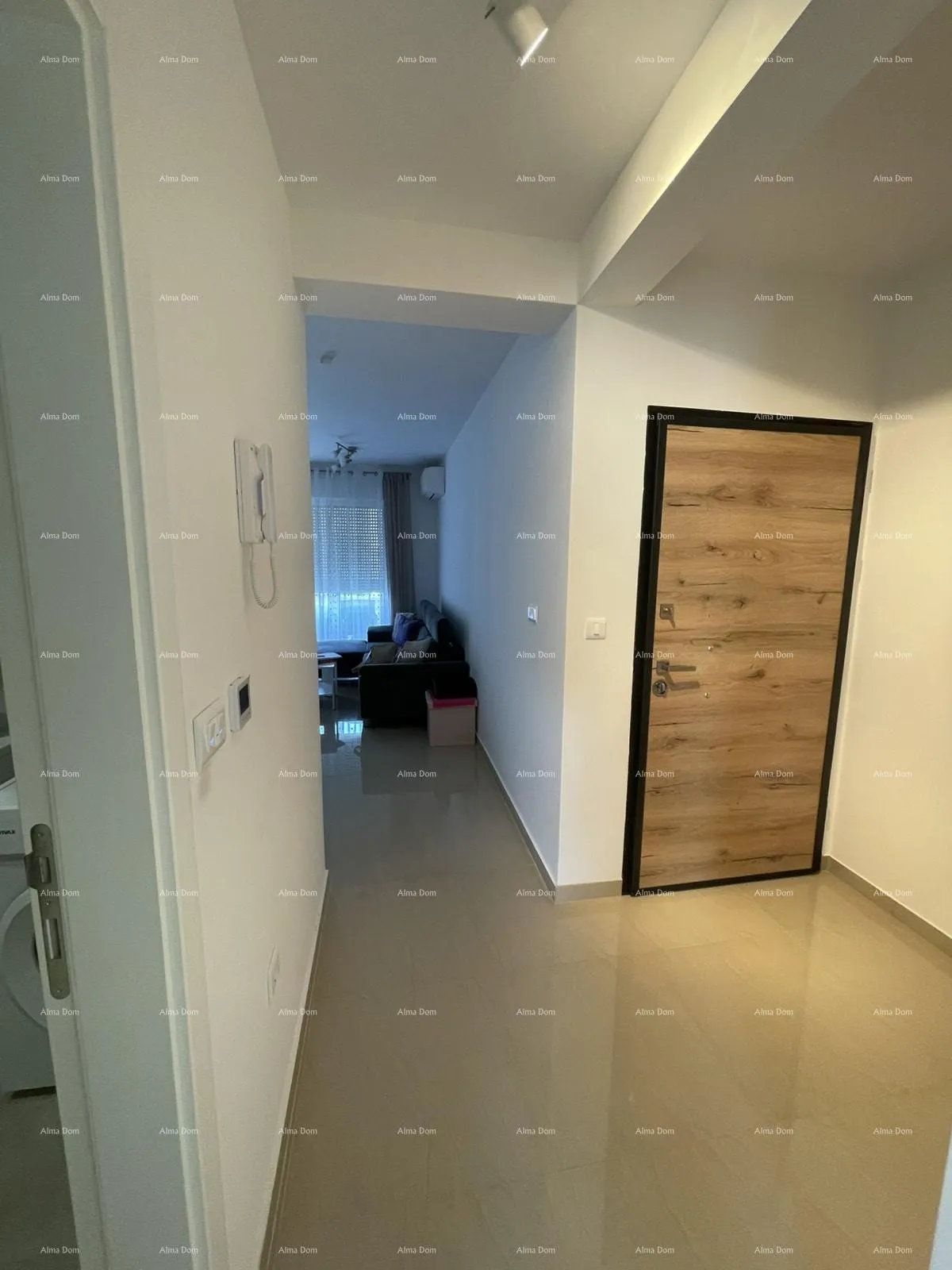 stan pula – moderan i potpuno namješten stan 44 m2 u novogradnji s prostranom terasom - slika 12