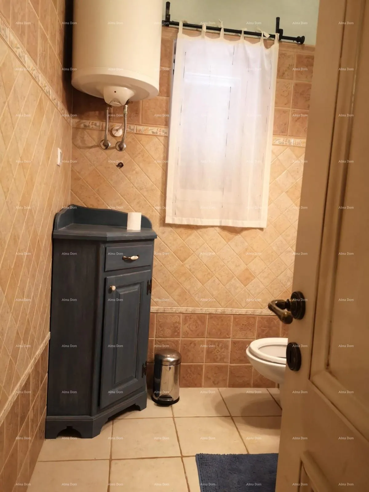 kuća prekrasna kuća s velikim bazenom. blizina kaštelira. - slika 21