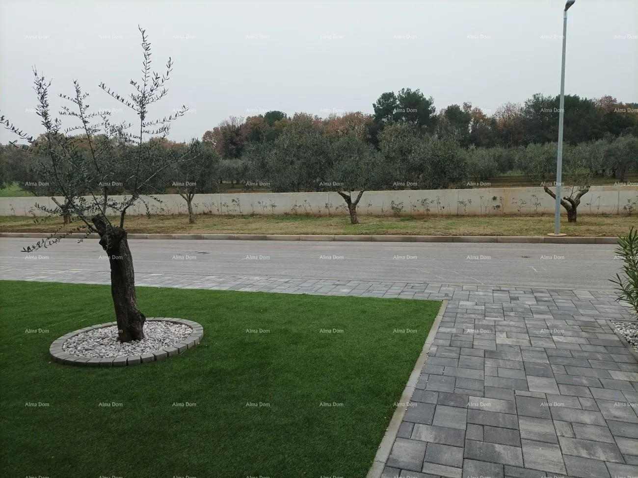 kuća moderna vila za odmor u zatvorenom kompleksu sa vilama na samoj obali mora. - slika 6