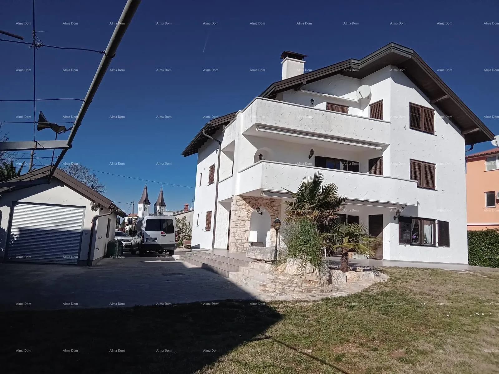 kuća prodaja velike stambene kuće, pogodne za investiciju, medulin! - slika 2