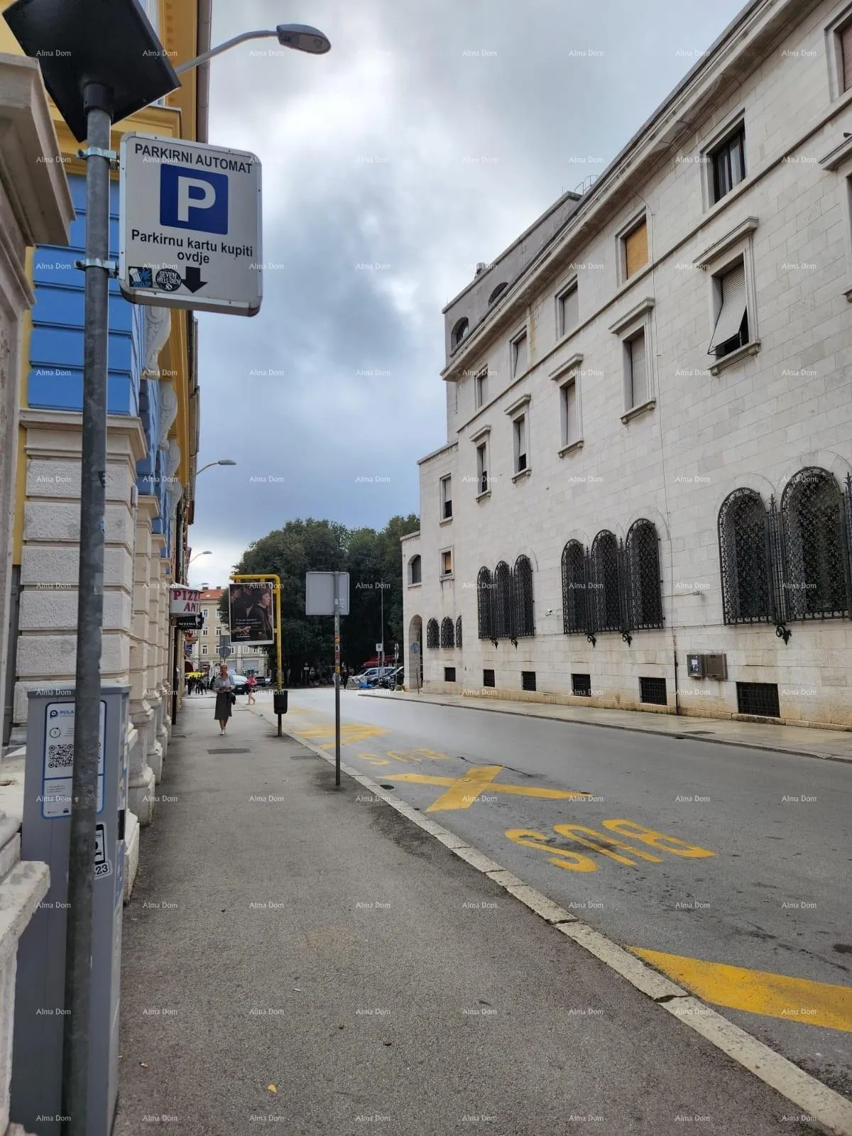 stan prodaje se stan u centru . smješten u glavnoj ulici grada pule, istarska ulica. - slika 12
