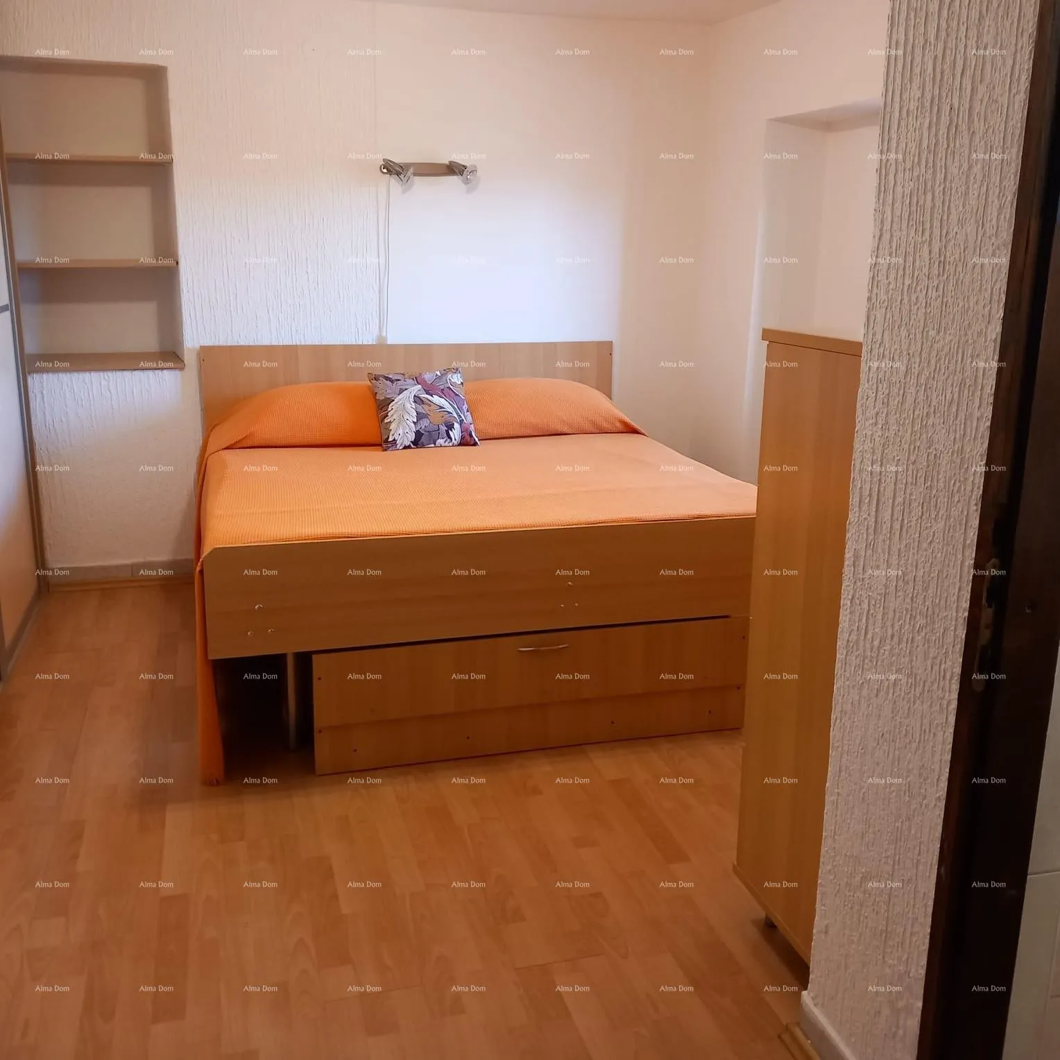 kuća prodaja kuće s dvorištem i parkirnim mjestima, pula! - slika 13
