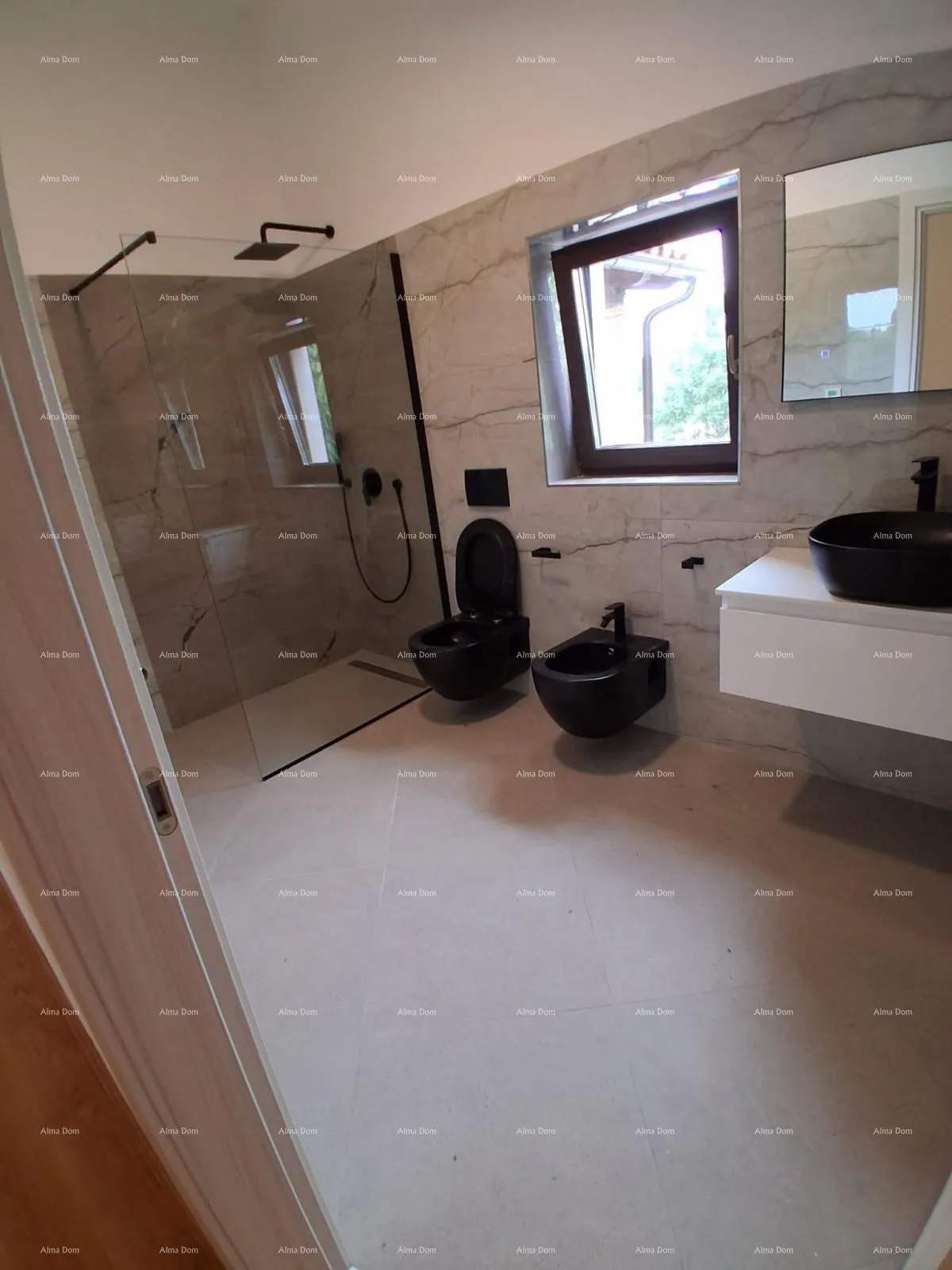 kuća prodaja - luksuzna kuća na velikoj okućnici s bazenom, wellness sobom i teretanom, blizina poreča! - slika 25
