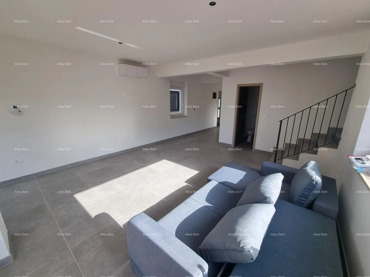 kuća moderna duplex kuća s krovnom terasom i panoramskim pogledom na more - slika 9