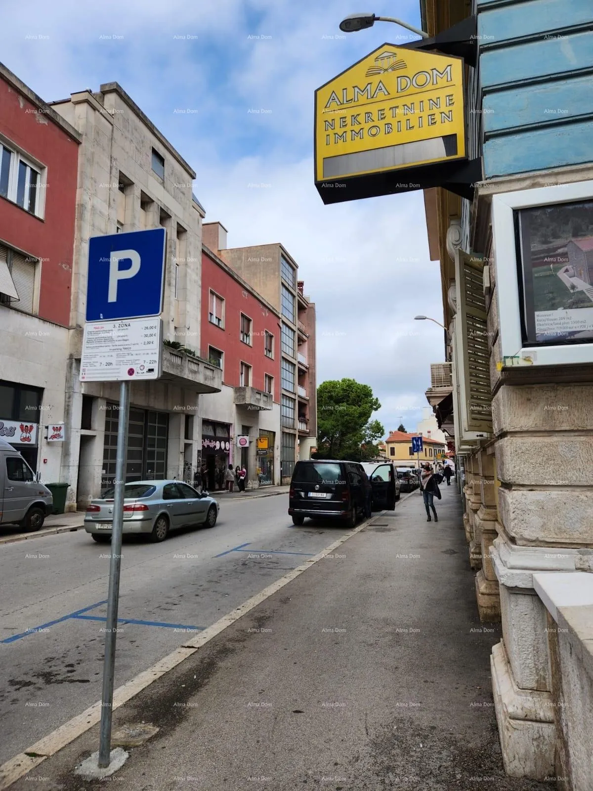 stan prodaje se stan u centru . smješten u glavnoj ulici grada pule, istarska ulica. - slika 13