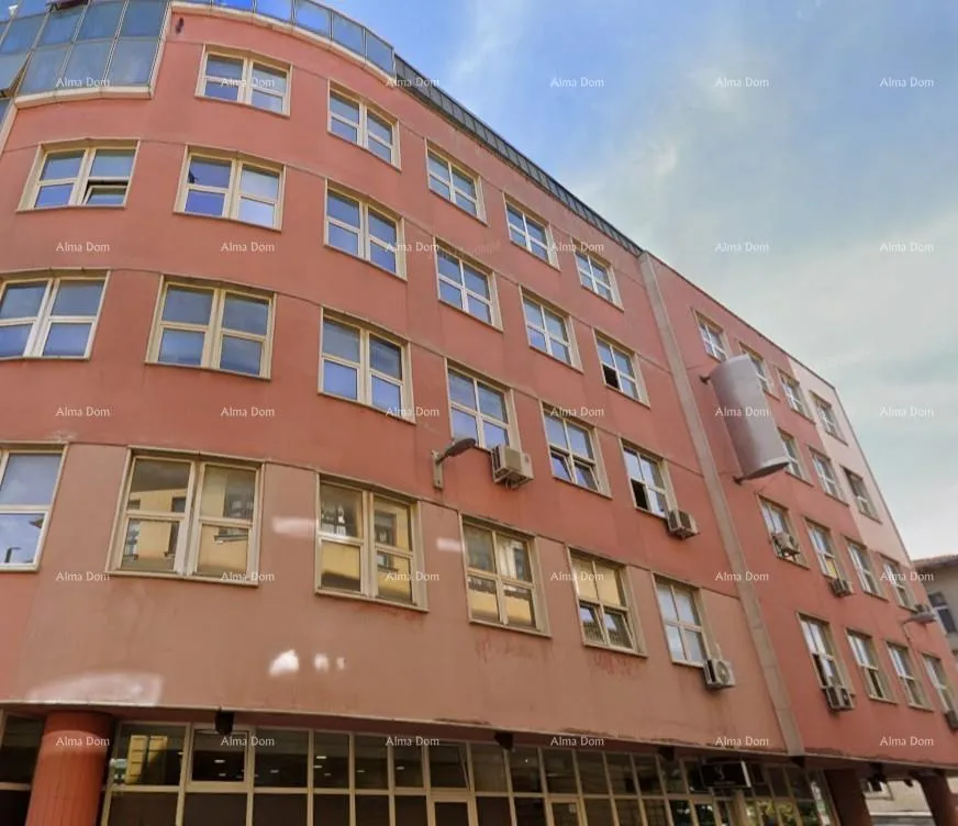 Poslovni prostor Prodaja - poslovni prostor površine 25m2, odlična lokacija, Pula!