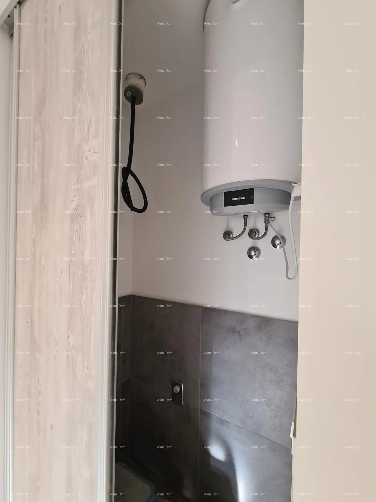 stan pula – renoviran dvosobni stan u centru, 72,83 m². stan se nalazi na glavnoj tržnici. - slika 20