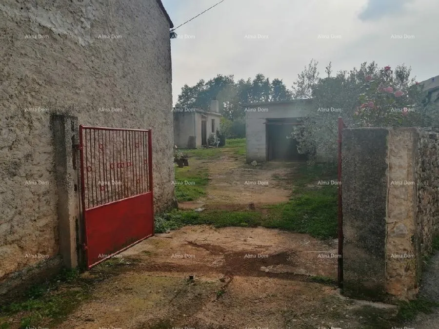 građevinsko zemljište građevinski teren sa 3 manja legalizirana objekta. vareški. - slika 3