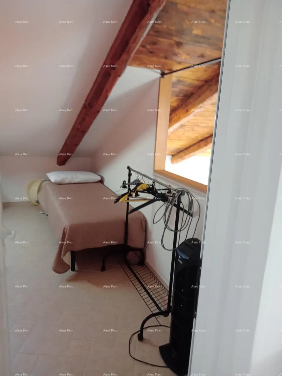 kuća blizina grada umaga. prodaje se duplex kuća, 123.65 m2 na samoj obali mora, 10 metara do mora. - slika 9
