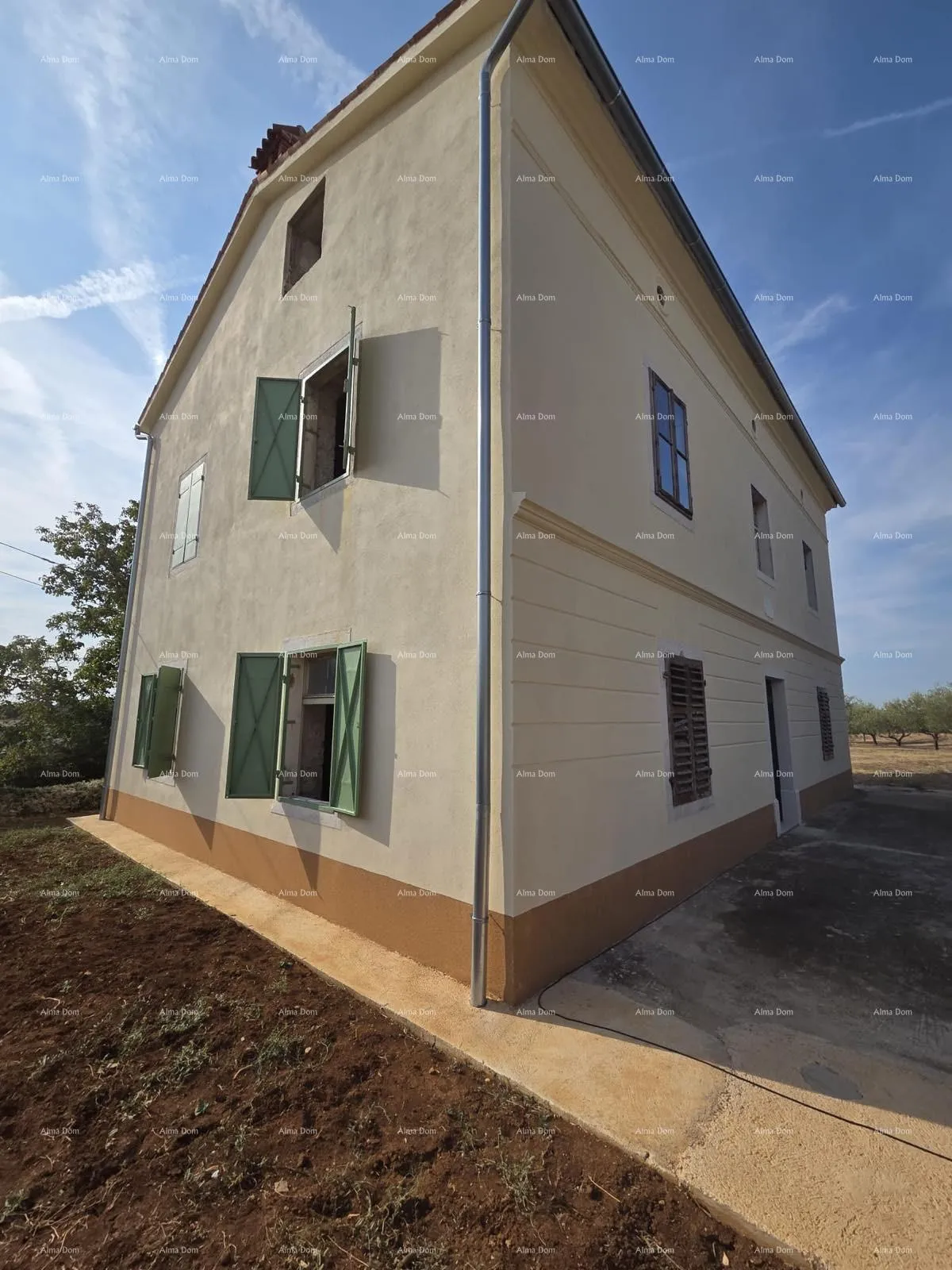 kuća kuća u mutvoranu – 300+ m² i zemljište 2.980 m² - slika 2