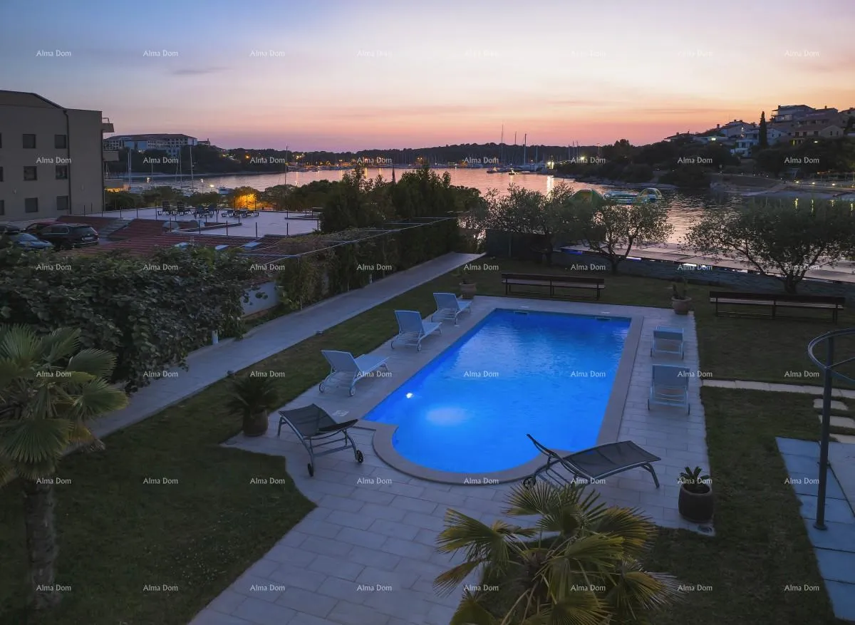 kuća prvi red do mora i plaže – kuća s bazenom i velikom okućnicom, pješčana uvala! - slika 6