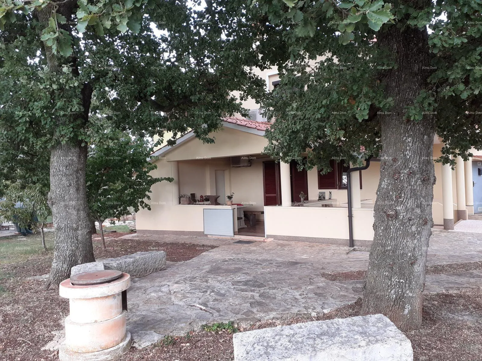 kuća novigrad - prodaja dva stana u obiteljskoj kući - slika 23