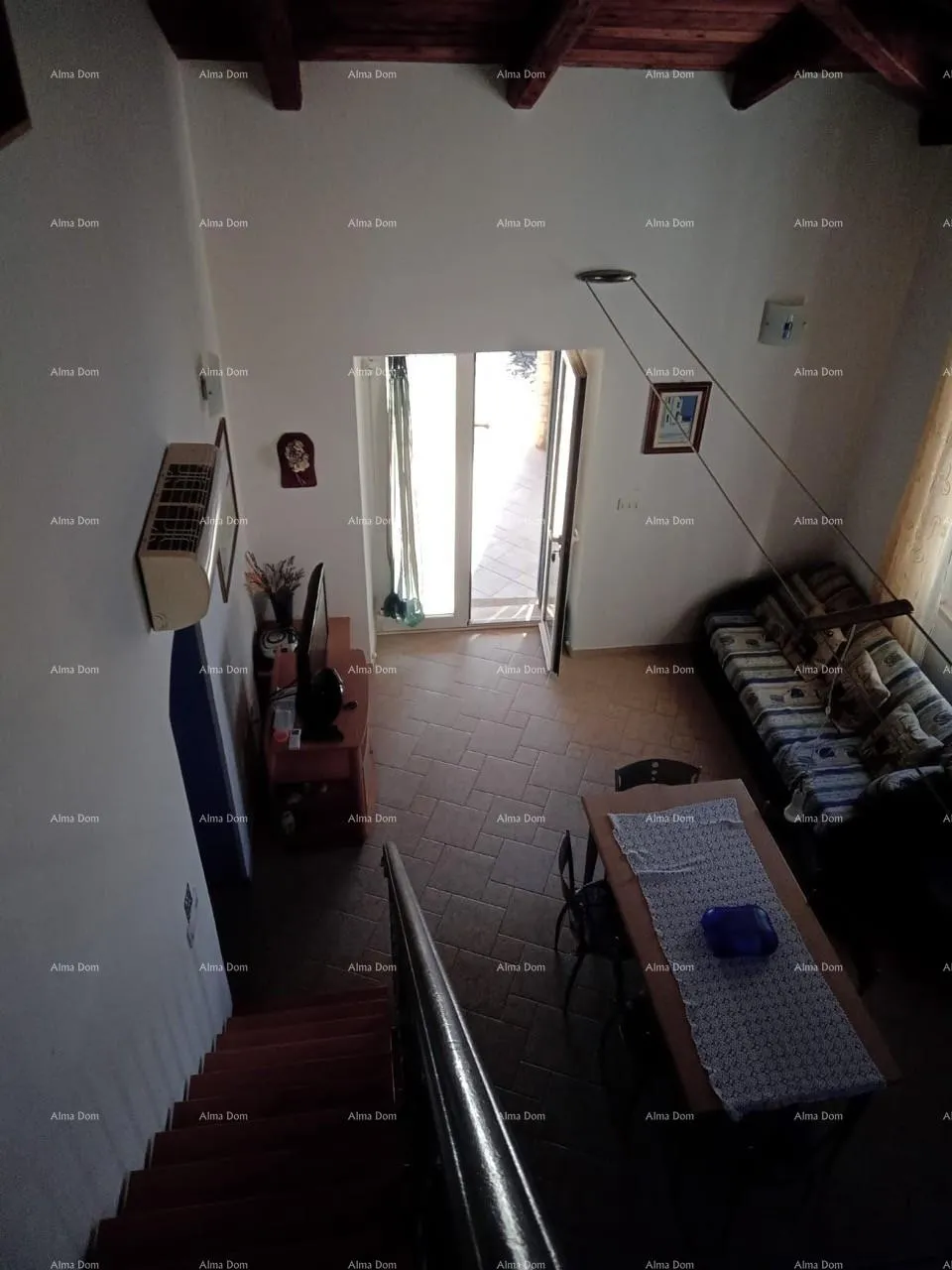 kuća blizina grada umaga. prodaje se duplex kuća, 123.65 m2 na samoj obali mora, 10 metara do mora. - slika 8