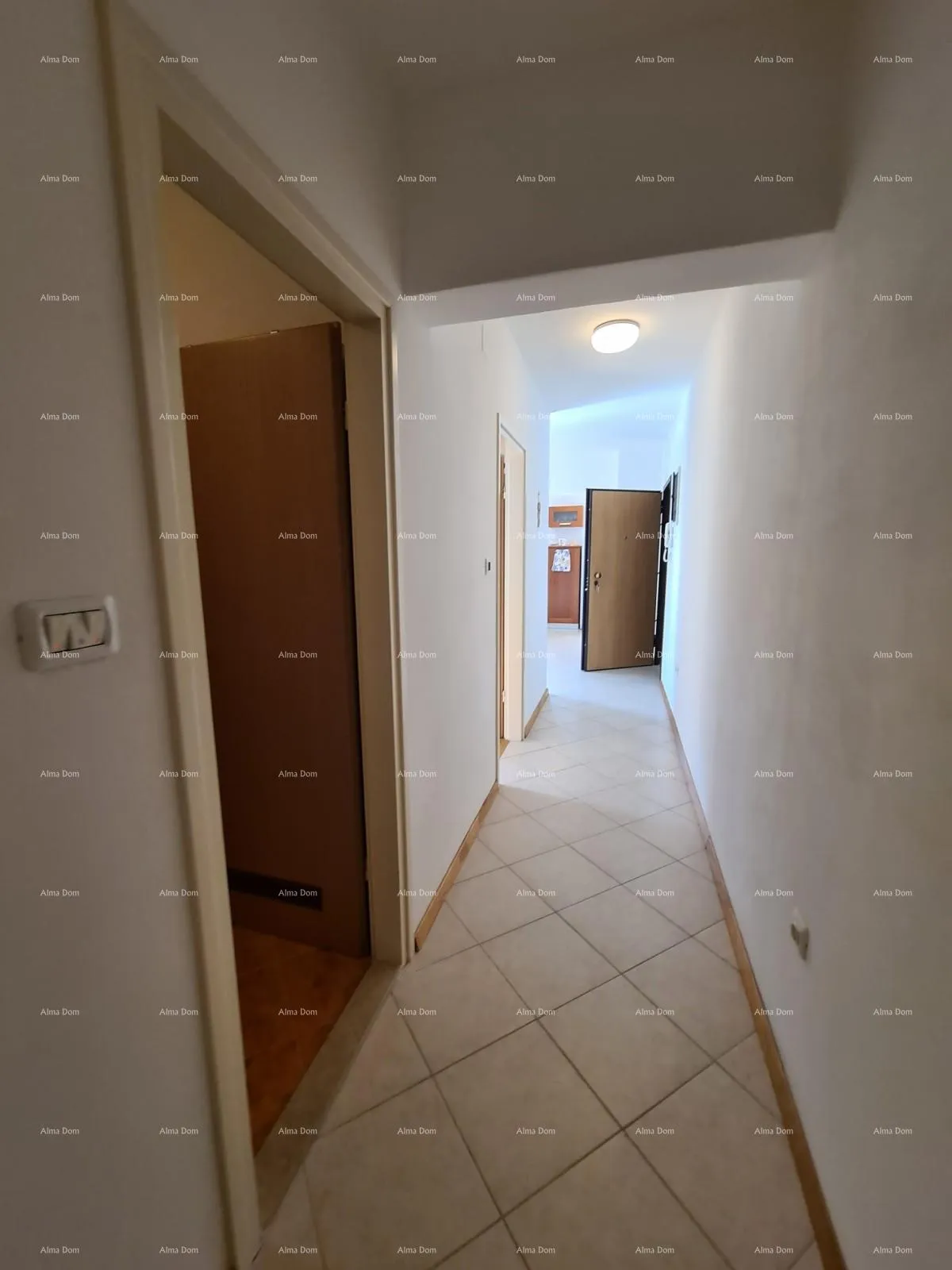 stan apartman sa otvorenim pogledom na uvalu i more. - slika 11