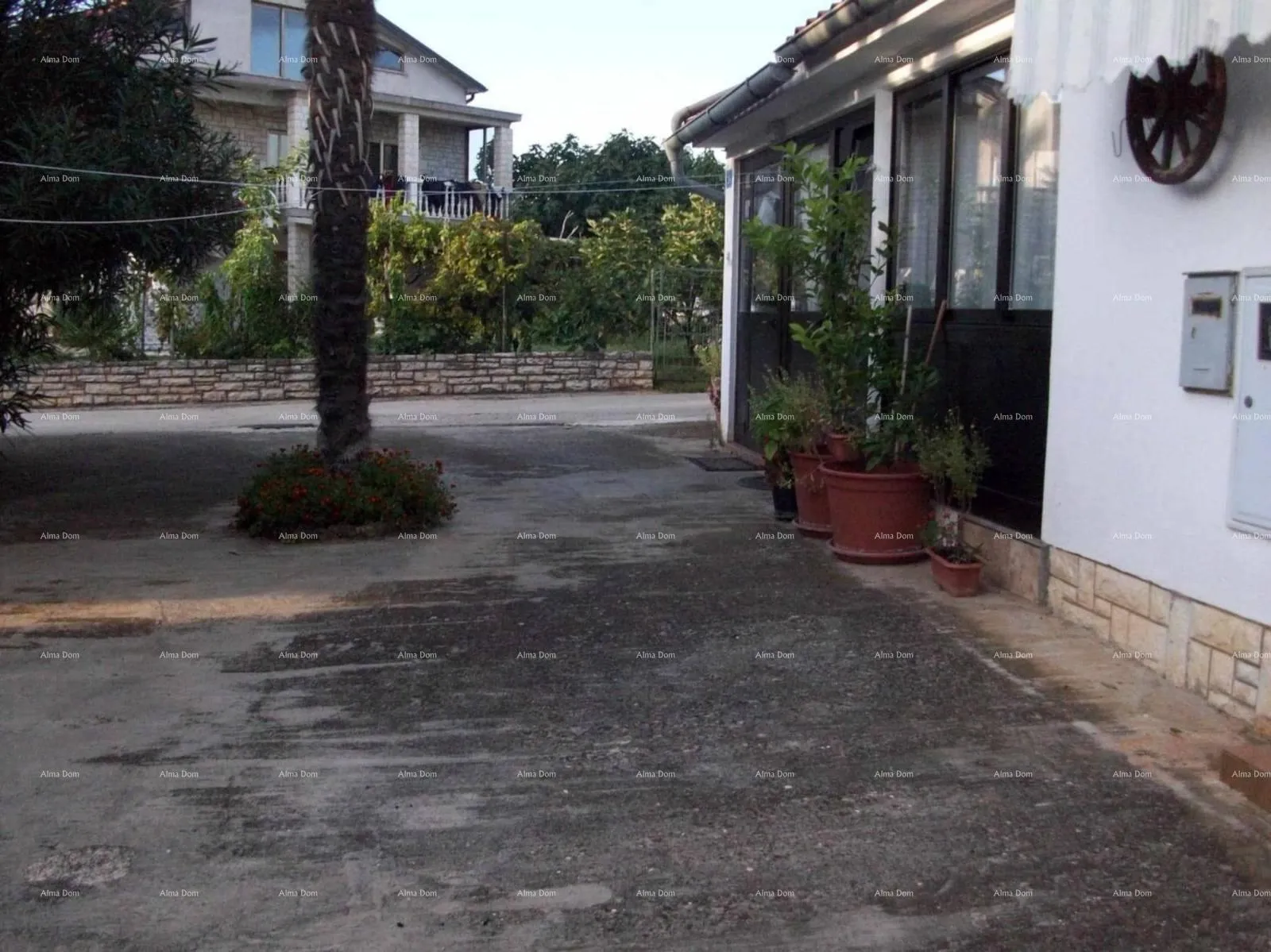 kuća prodaje se kuća sa tri stana, umag - slika 16