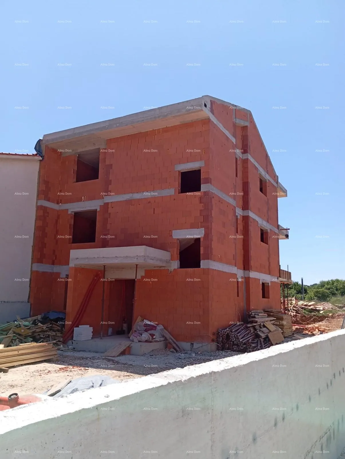 stan novi projekt – stan u valbandonu, 650 m od mora - slika 1