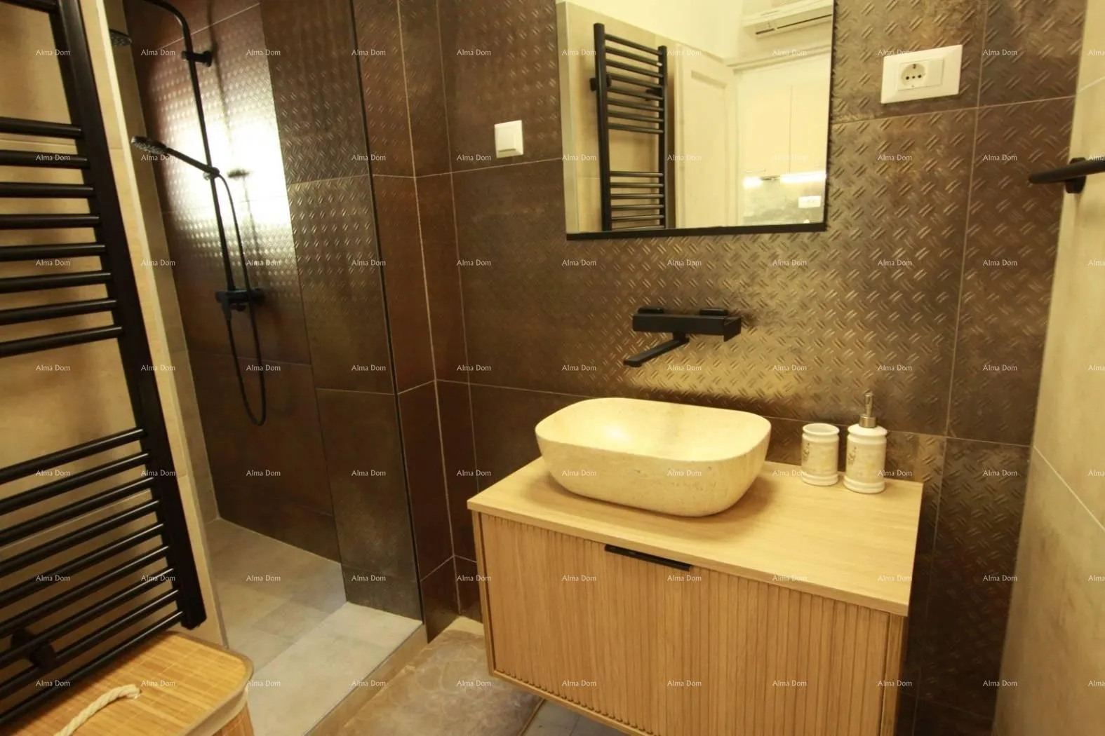 stan stan u centru pule, 79 m² - slika 9
