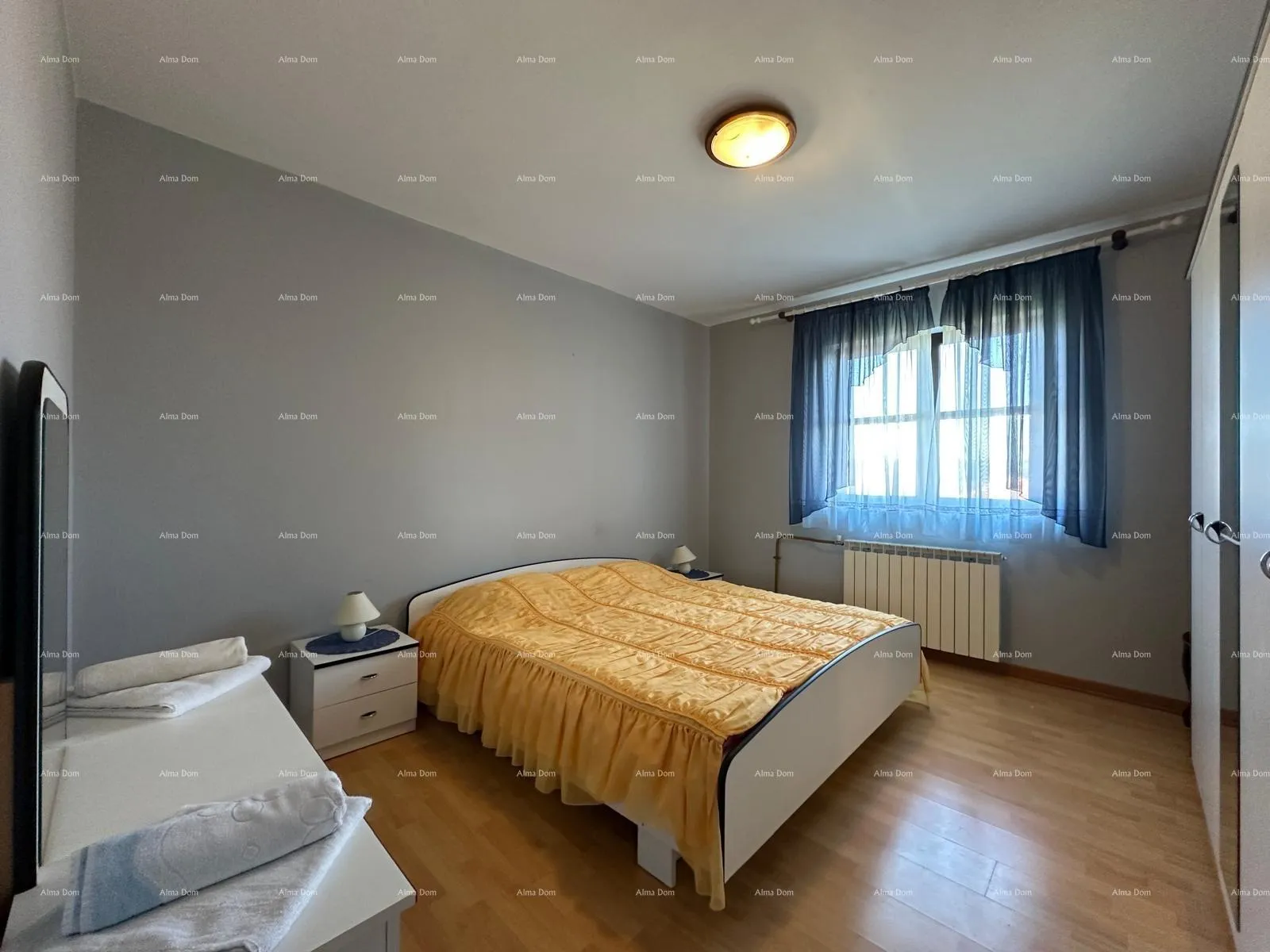 kuća prodajemo kuću sa pet apartmana na odličnoj lokaciji! - slika 11