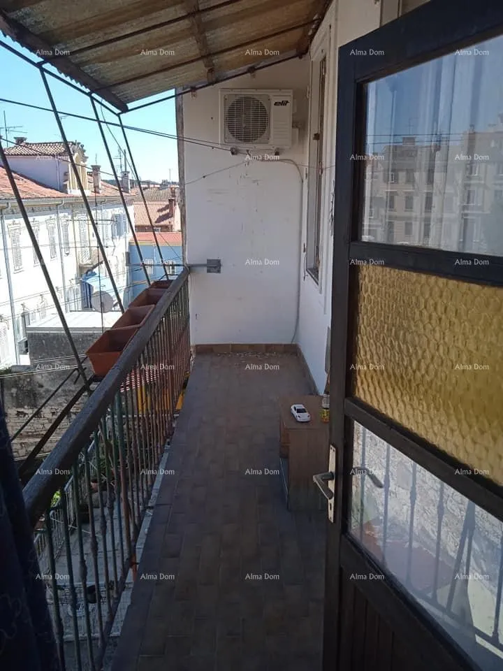 stan prodaje se stan u centru . smješten u glavnoj ulici grada pule, istarska ulica. - slika 8