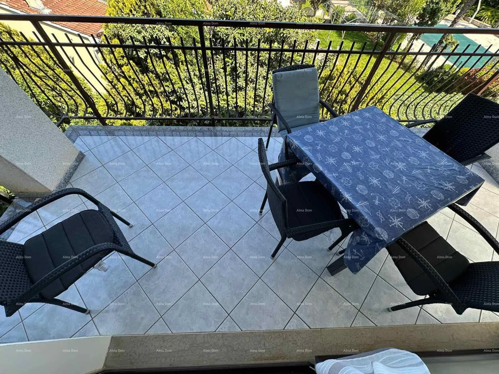 kuća prodajemo kuću sa pet apartmana na odličnoj lokaciji! - slika 28