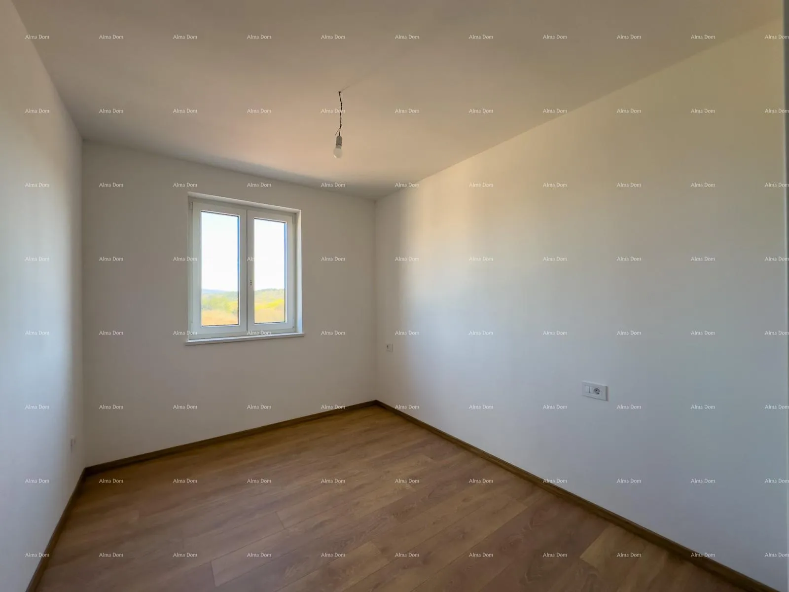 stan prodajemo stan sa velikim vrtom i parkirnim mjestom u barbanu. - slika 10