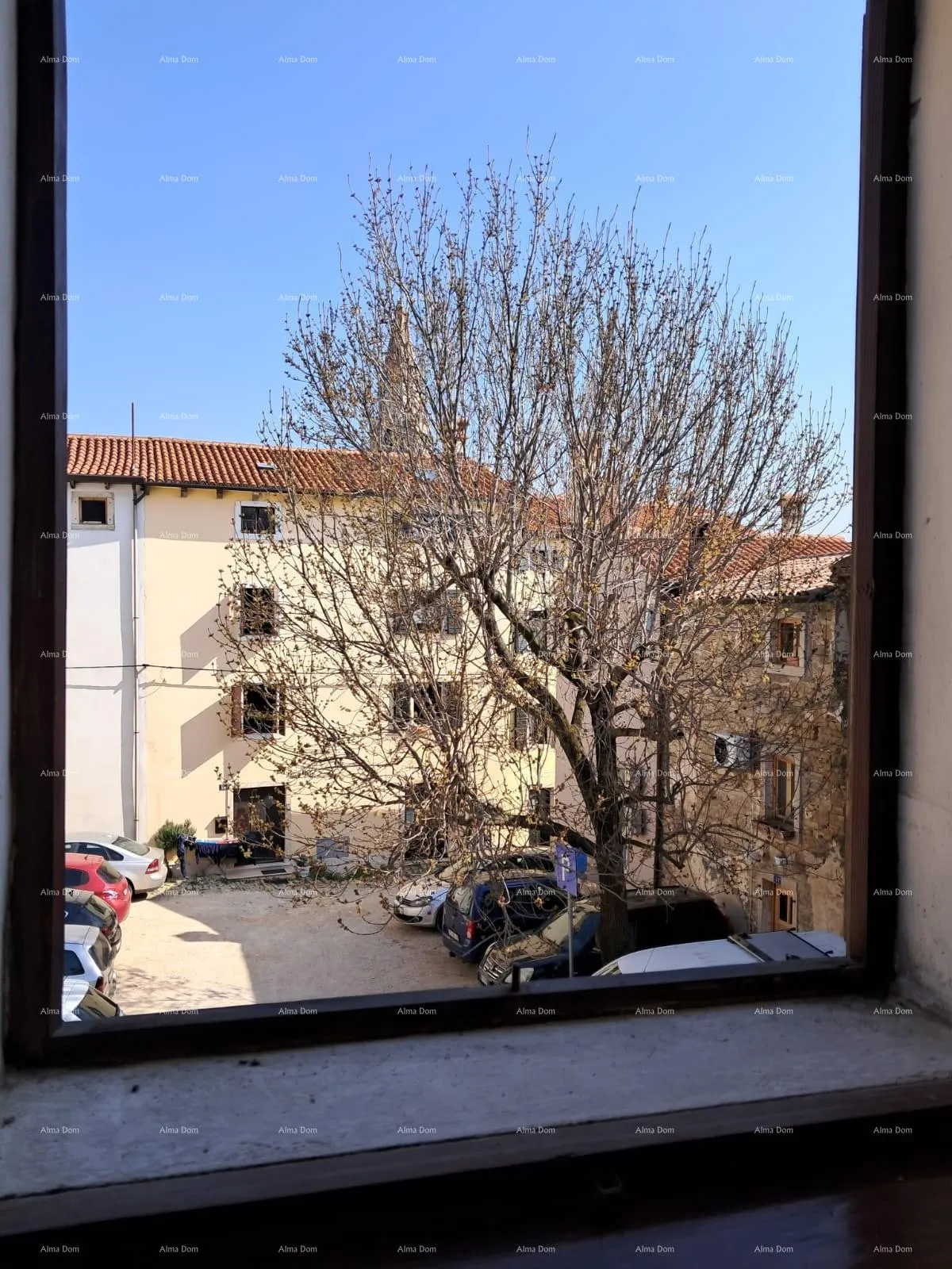 kuća buje! kuća na tri etaže u centru, - slika 8