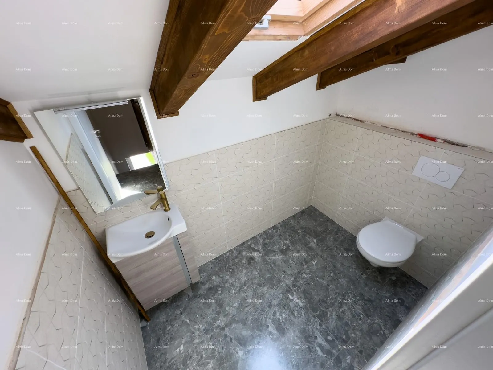 kuća prodajemo renoviranu istarsku kamenu kuću u okolici žminja! - slika 19