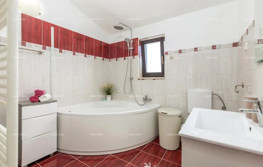 kuća zadnja kuća u nizu, s jacuzzijem! marčana. - slika 6