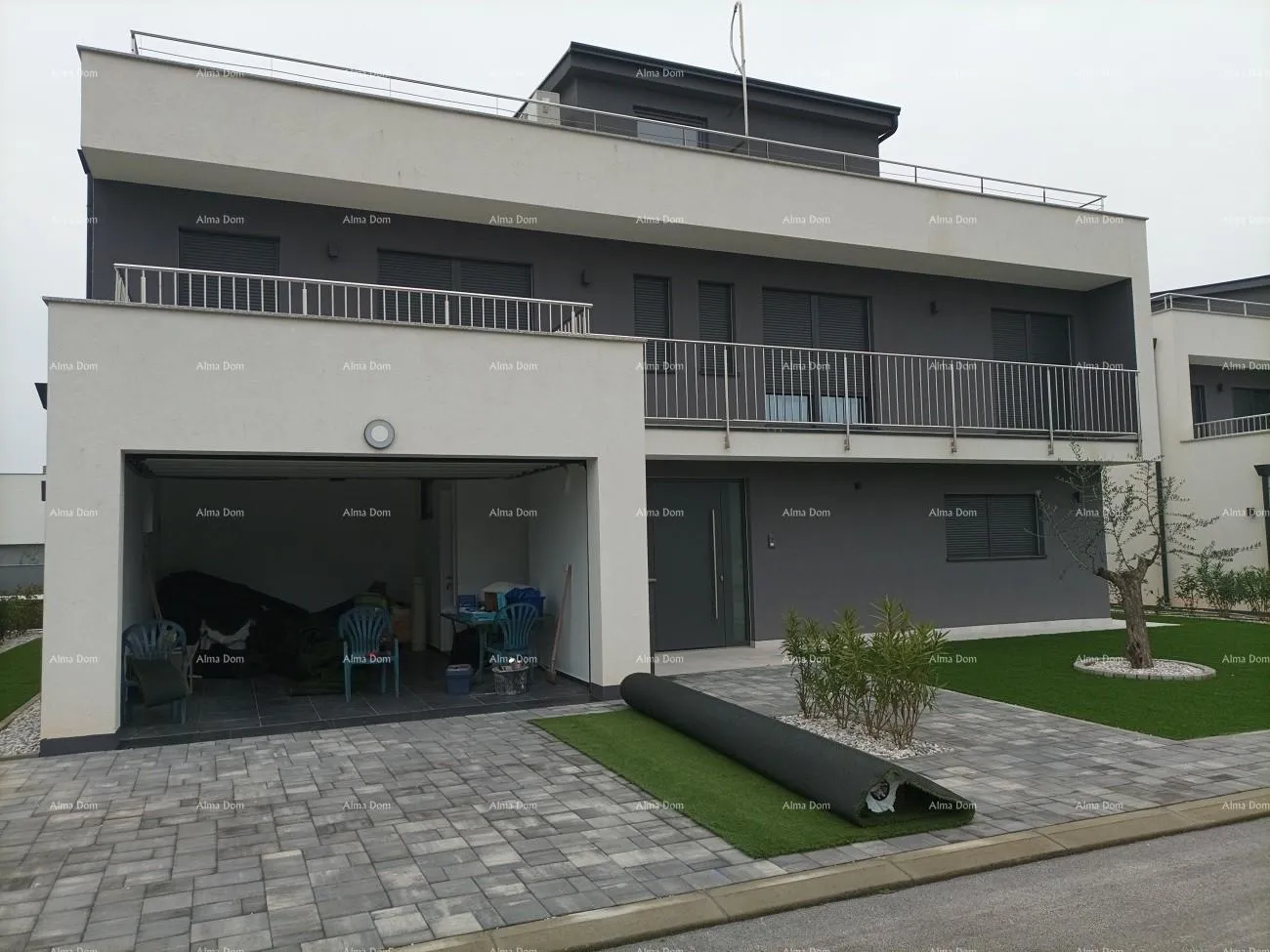 kuća moderna vila za odmor u zatvorenom kompleksu sa vilama na samoj obali mora. - slika 5