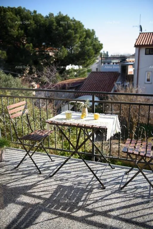 kuća prostrana kuća u premanturi s pet spavaćih soba i vrtom, idealna za obitelj ili investiciju - slika 14