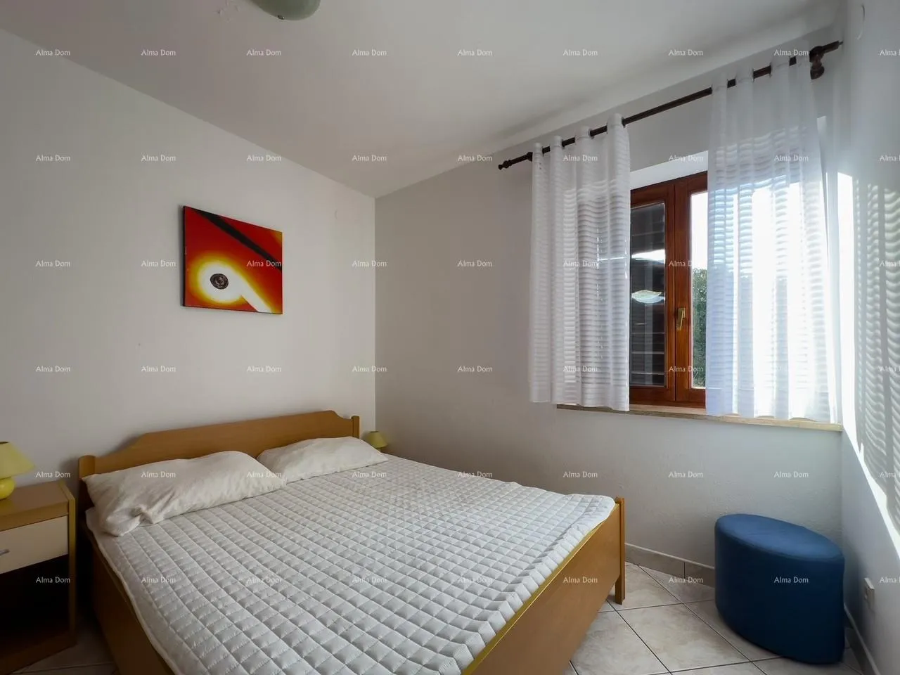 kuća prodajemo kuću sa sedam apartmana na velikoj okućnici sa bazenom i garažom. banjole - slika 25