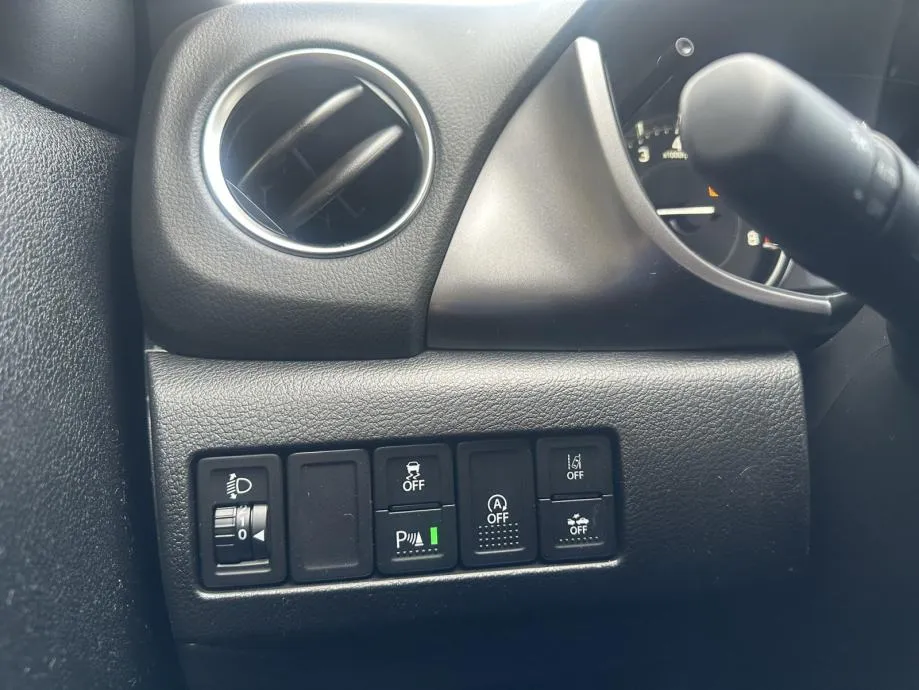 suzuki vitara 1,4 hybrid gl+ premium 2wd - facelift model!!! - slika 12