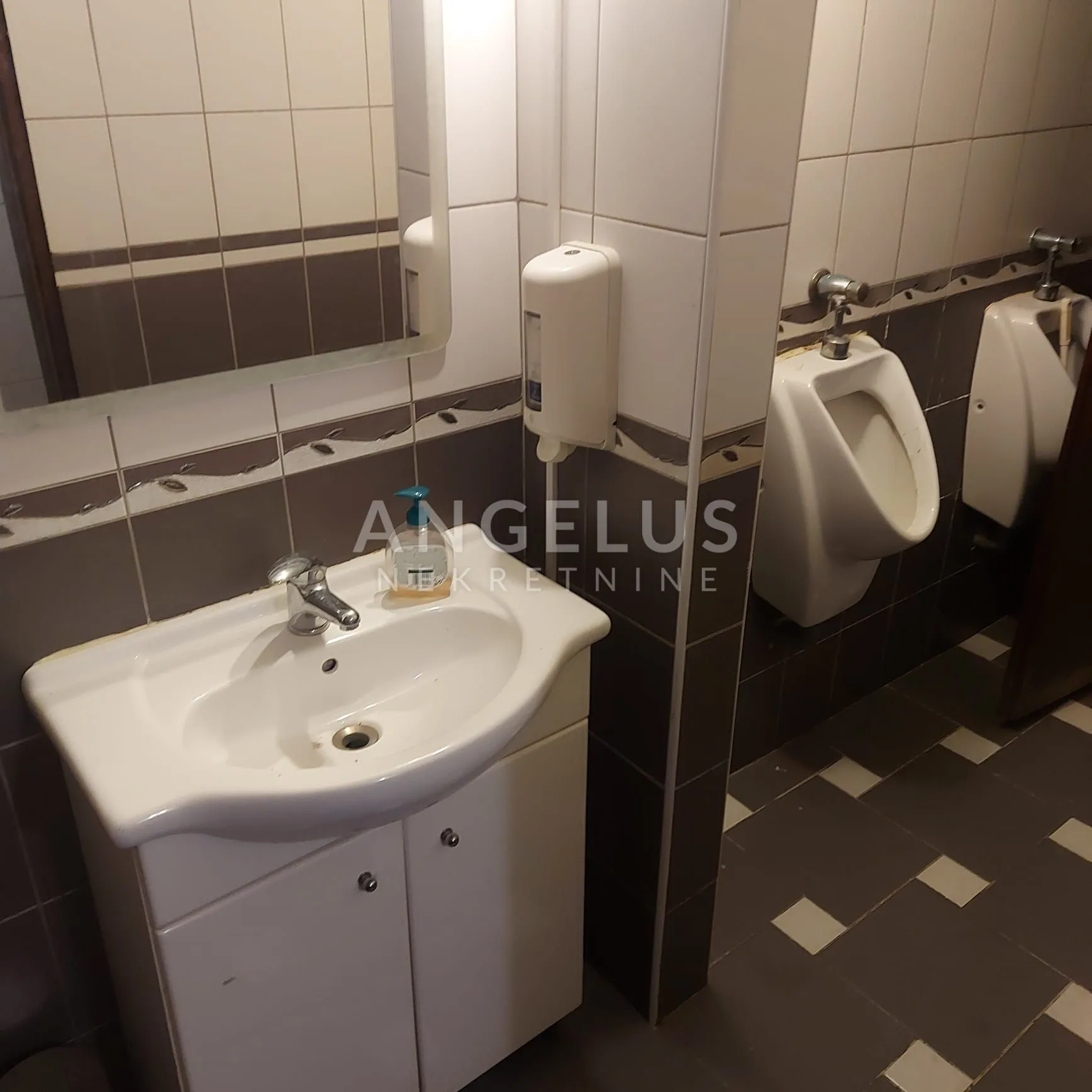 zagreb, trnje - restoran 170 m2, natkrivena terasa - slika 8