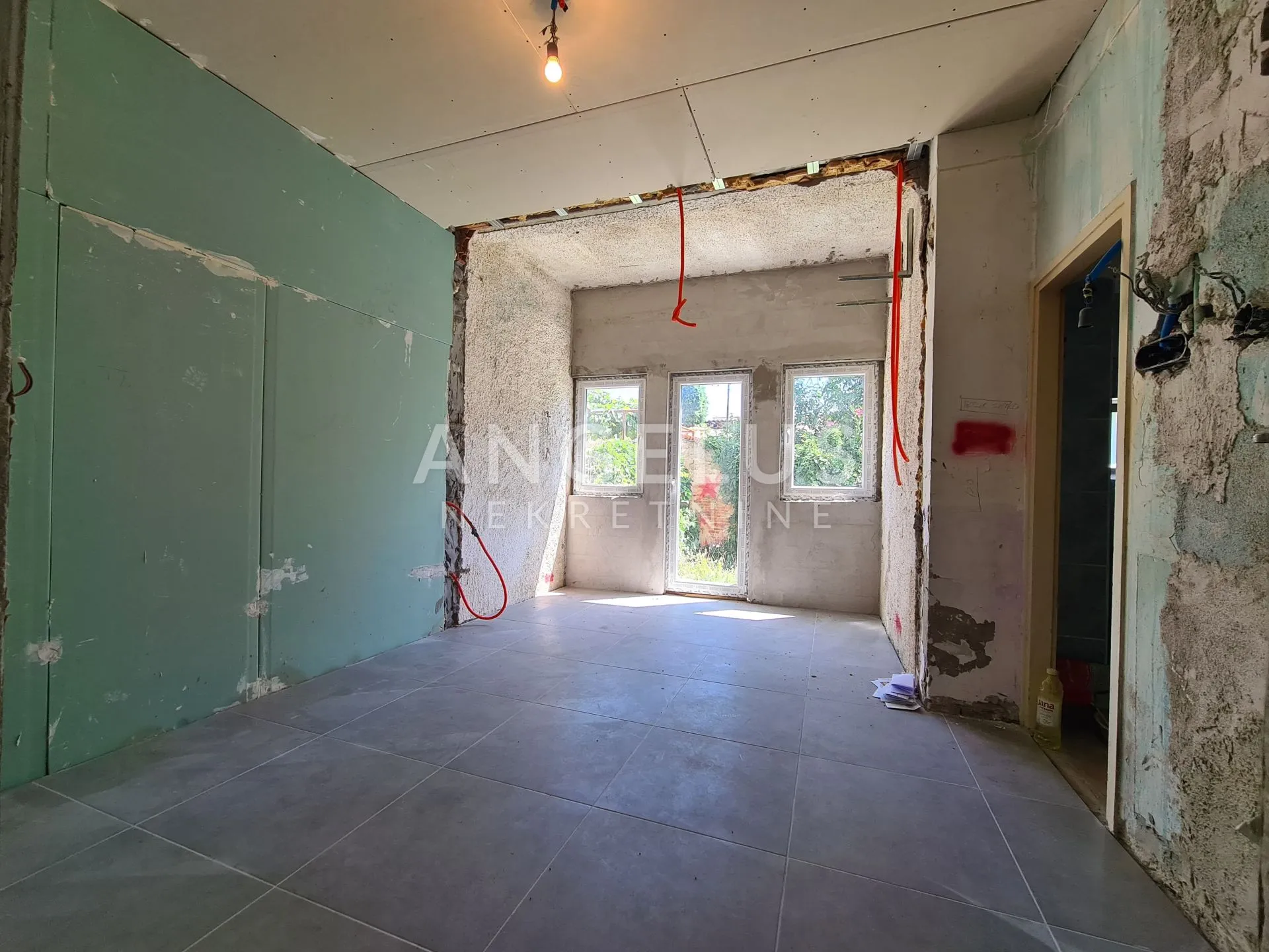 pula, centar - stan u prizemlju s dvorištem, 55m2, prodaja! - slika 4