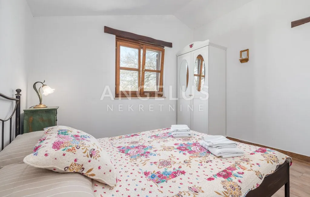 istra, sv. lovreč - vila s bazenom 120m2 - slika 17