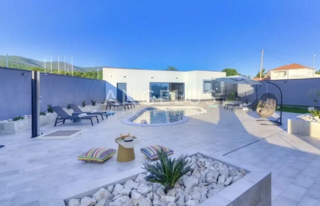 novi vinodolski - luksuzna kuća s bazenom 302m2 - slika 24