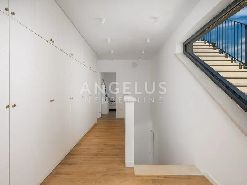 istra, višnjan - vila 402m2 s pogledom na more - slika 31