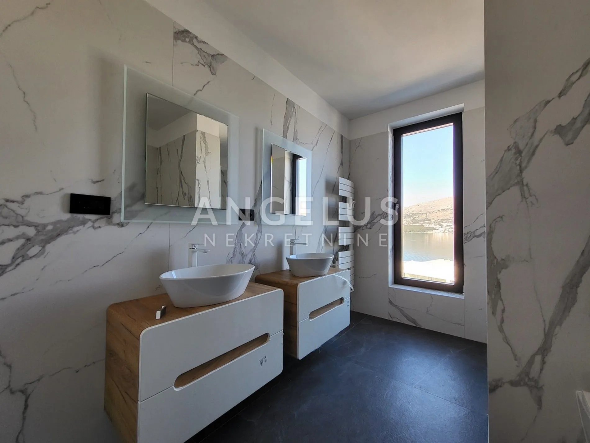 čiovo - luksuzna vila sa panoramskim pogledom na more, 320 m2 - slika 15