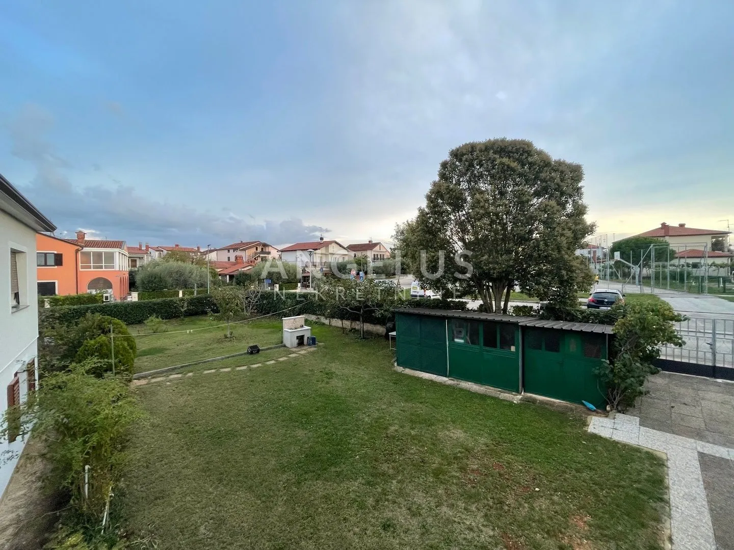 istra, umag - kuća s velikom okućnicom - slika 19