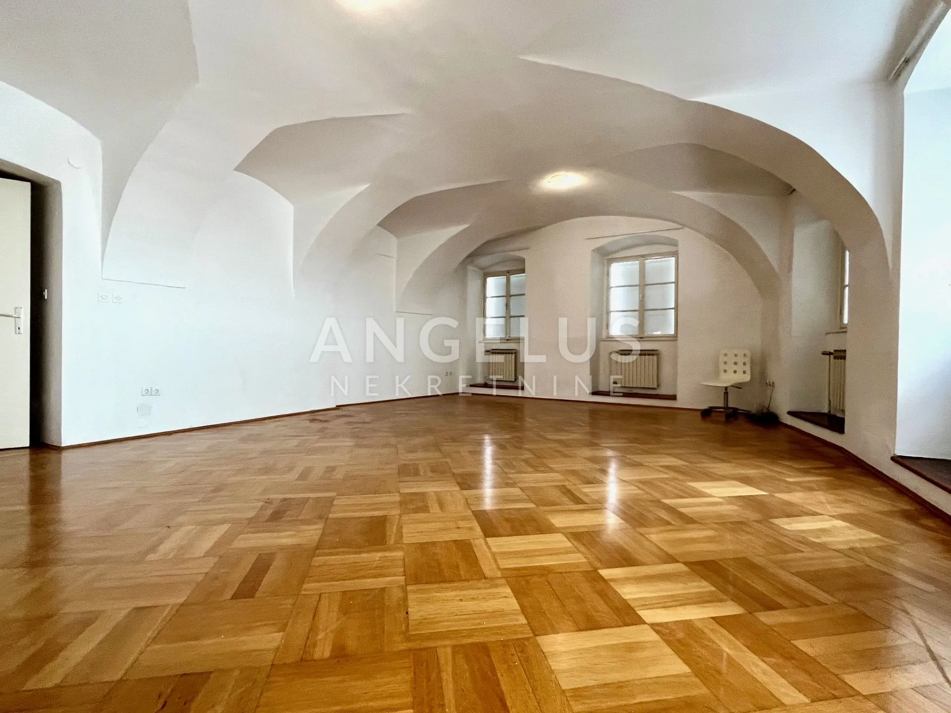 zagreb, gornji grad - stan s parkingom 250m 2 za najam u gornjogradskoj palači - slika 7