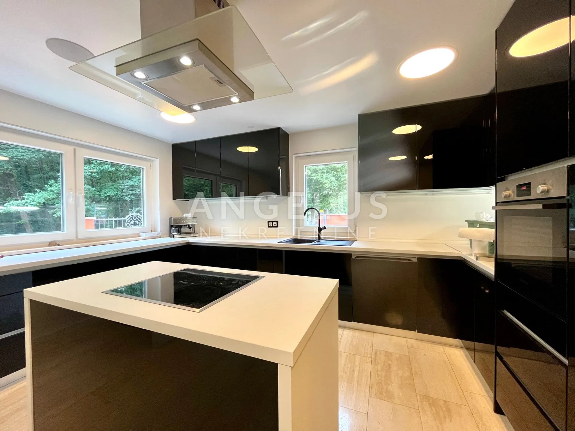 zagreb, remete- luksuzna villa 440m2 s bazenom i liftom - slika 4