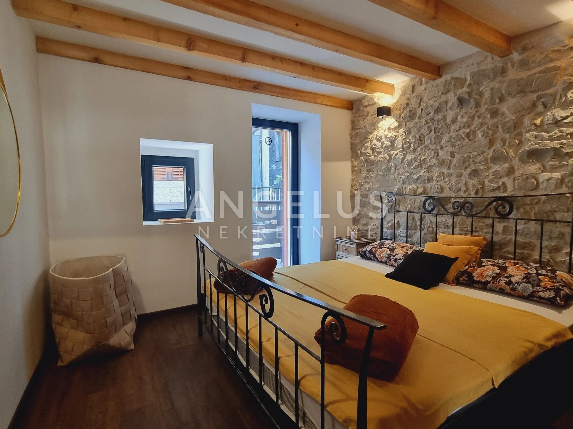 kaštela - renovirana kamena kuća u centru mjesta, 90 m2 - slika 5