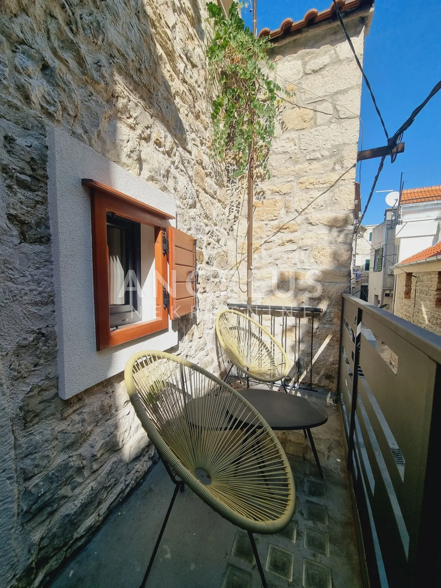 kaštela - renovirana kamena kuća u centru mjesta, 90 m2 - slika 22